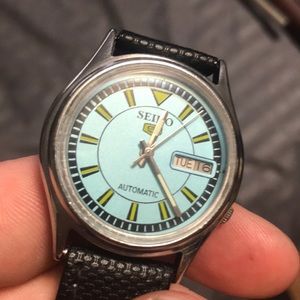 Automatic mechanical Seiko five (5) watch